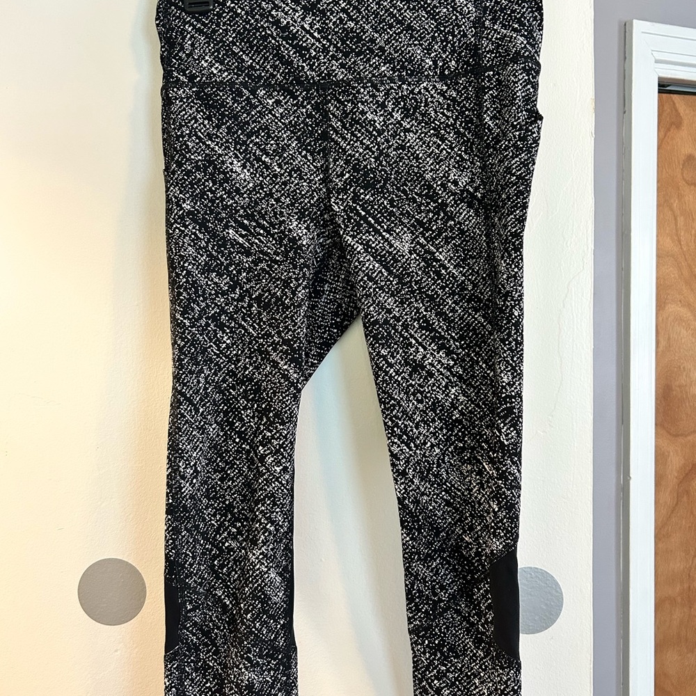 lululemon athletica Mid-rival black and White Patterned Leggings